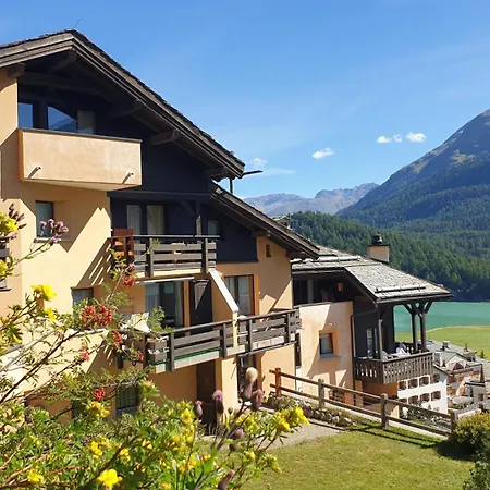 Chesa Bellaval, Haus Leivra 6½-zimmerwohnung * Silvaplana