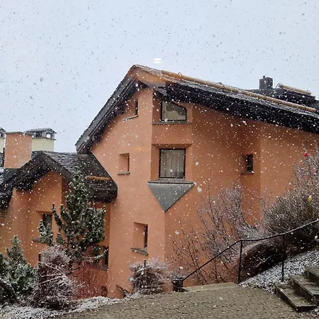 Chesa Bellaval, Haus Leivra 6½-zimmerwohnung アパート